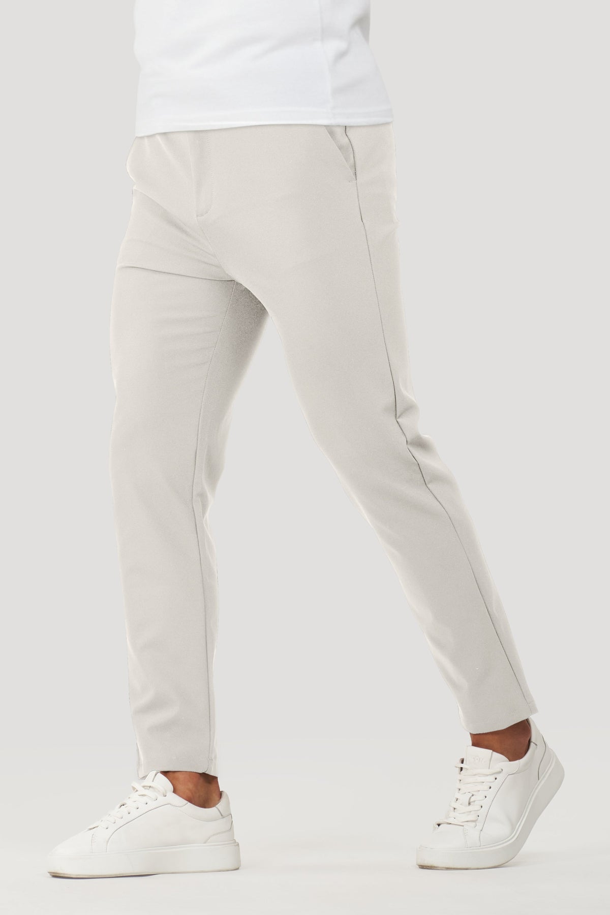 https://cdn.shopify.com/s/files/1/2707/0176/files/1Techhalfblack1_5.jpg?v=1759736087